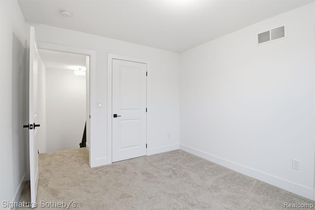 5980 Willow Grove Drive, Troy, MI 48085 — Photo 25