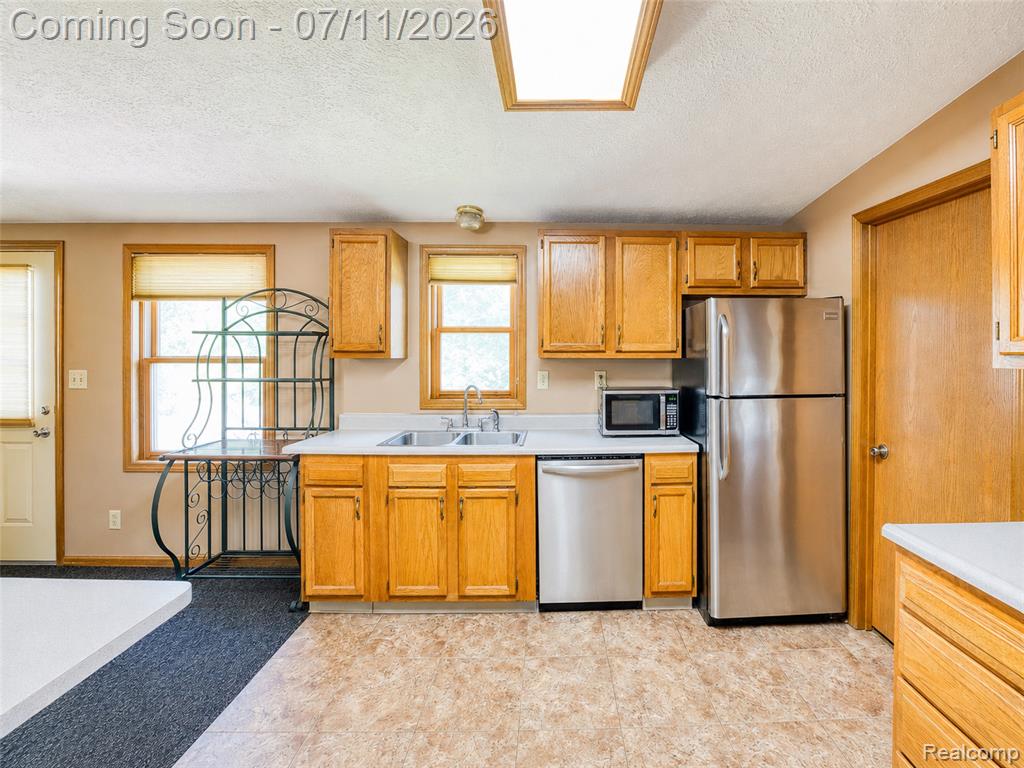 13129 Evelyn Court, Belleville, MI 48111 — Photo 15