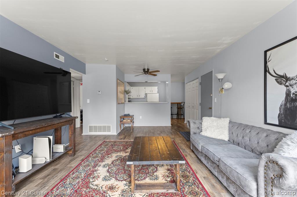 910 Chestnut Hill Drive, # E, Auburn Hills, MI 48326 — Photo 8