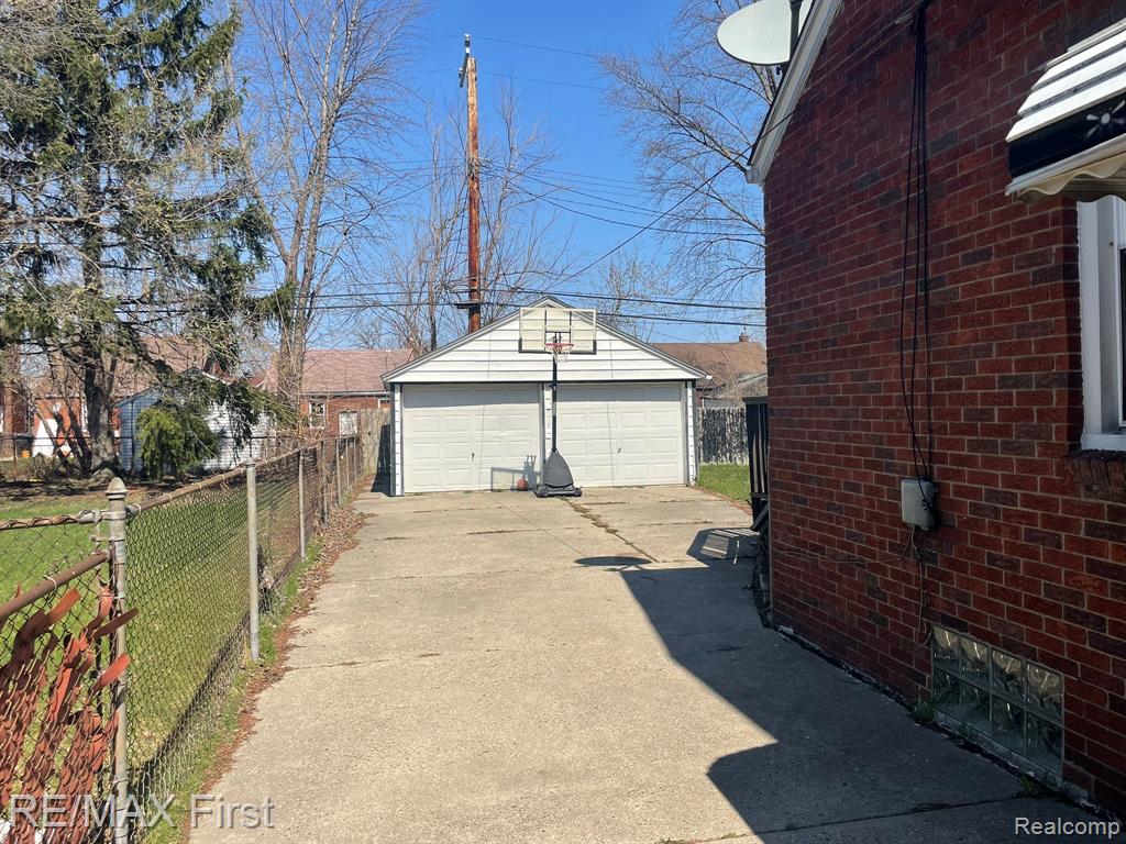 15429 Fairmount Drive, Detroit, MI 48205 — Photo 5