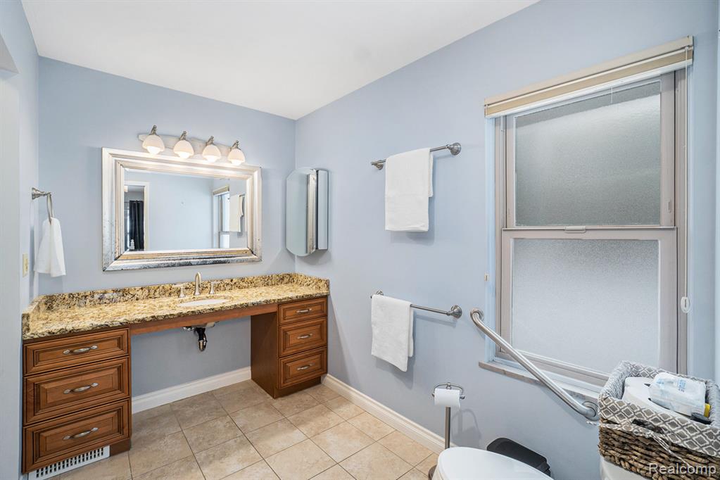 7545 Porter Road, Grand Blanc, MI 48439 — Photo 15