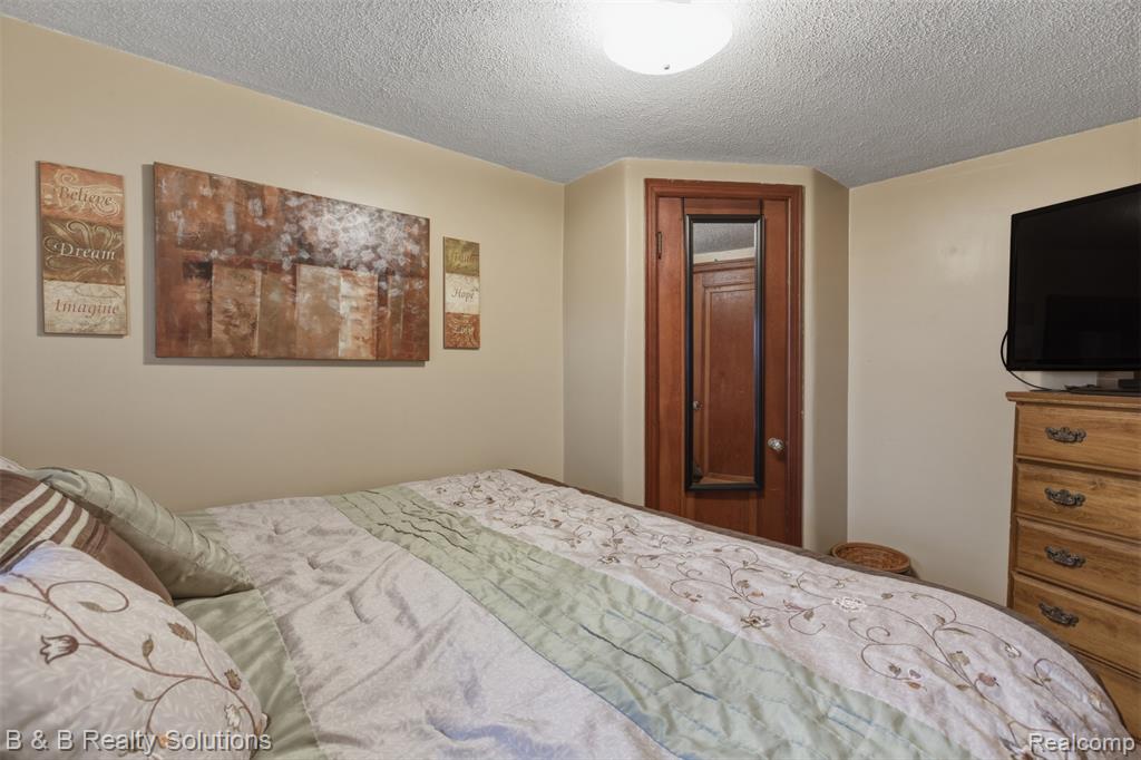 23644 E Main Street, Armada, MI — Photo 15