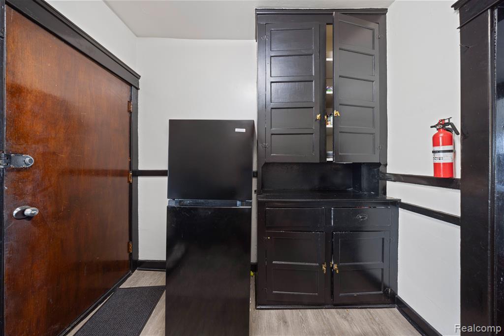 7334 WILDEMERE Street, Detroit, MI 48206 — Photo 17