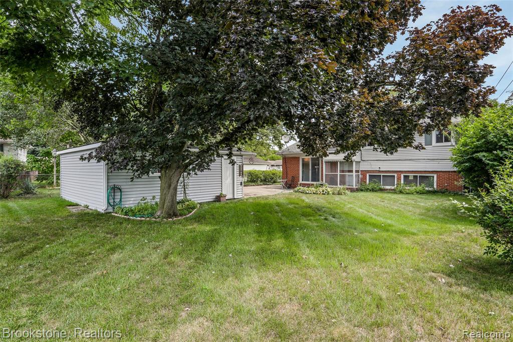 9915 Pere Avenue, Livonia, MI 48150 — Photo 23