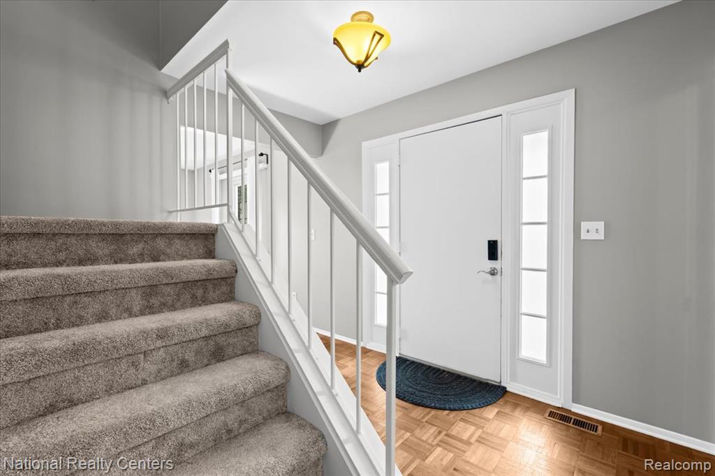 42142 Roscommon Street, Novi, MI 48167 — Photo 4