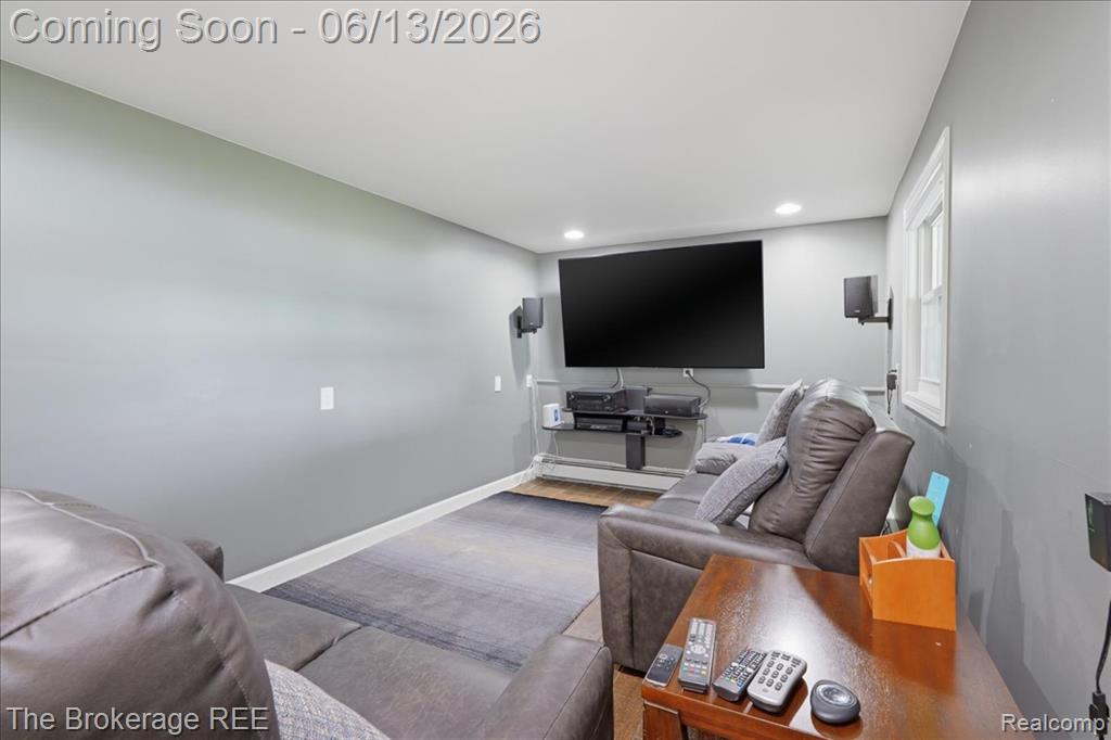 261 Reymont Road N, Waterford, MI 48327 — Photo 17
