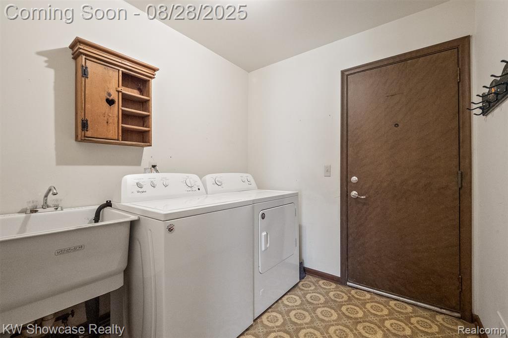 48150 Lake Valley Drive, Shelby Twp, MI 48317 — Photo 32