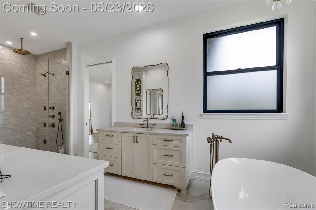 4805 Woodland Hills Drive, Rochester, MI 48306 — Photo 37