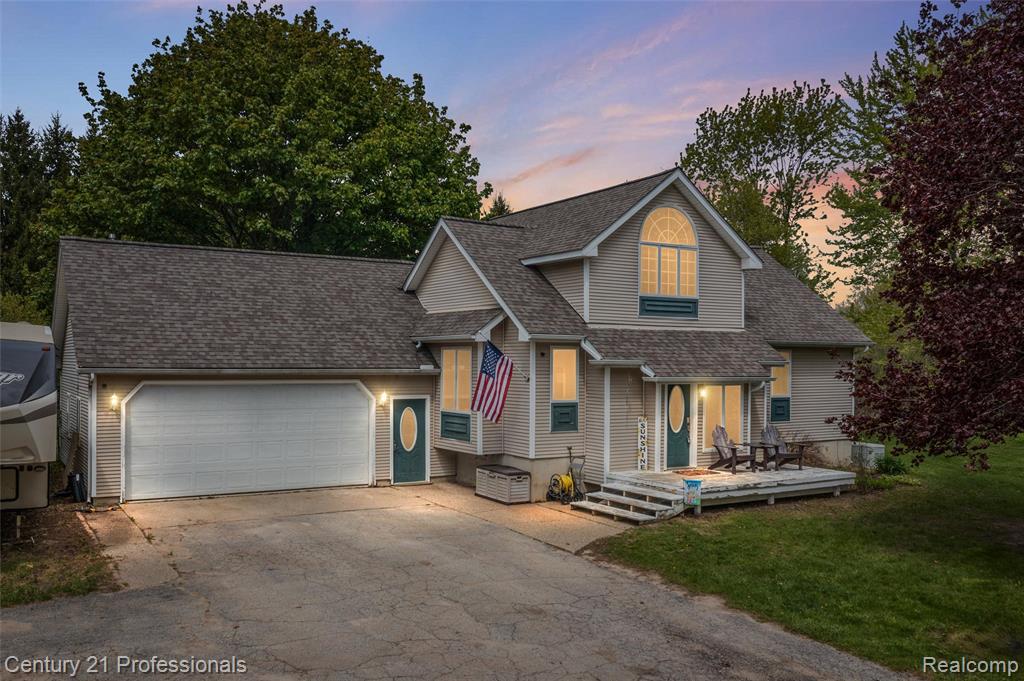 1764 Wooley Road, Oxford, MI 48371 — front exterior