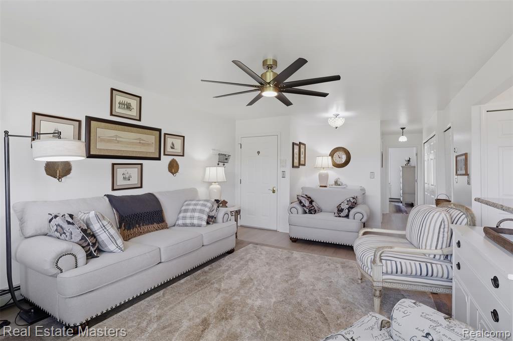 1700 River Road, 8, Marysville, MI 48040 — Photo 9