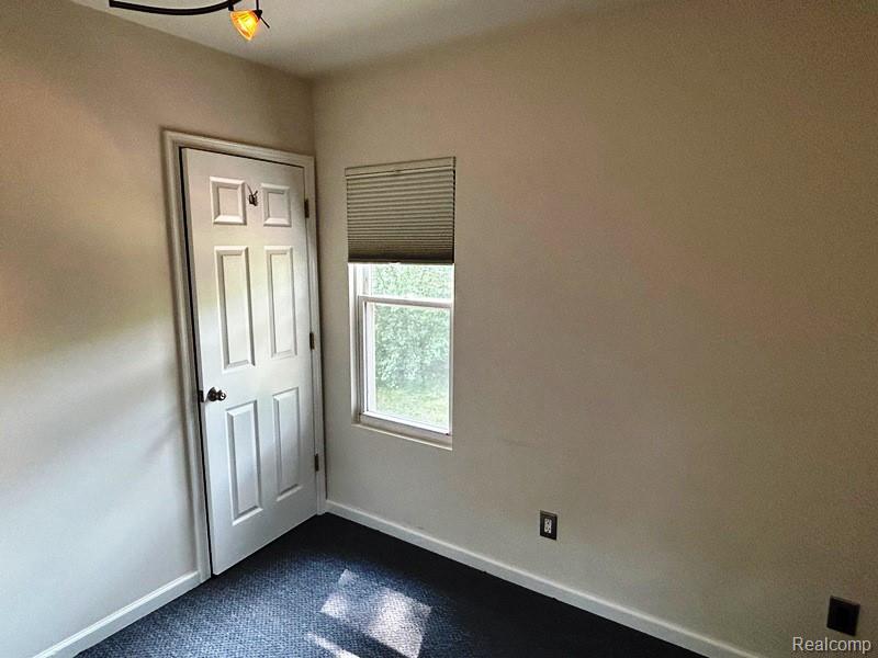 817 N DORCHESTER Avenue, Royal Oak, MI 48067 — Photo 7