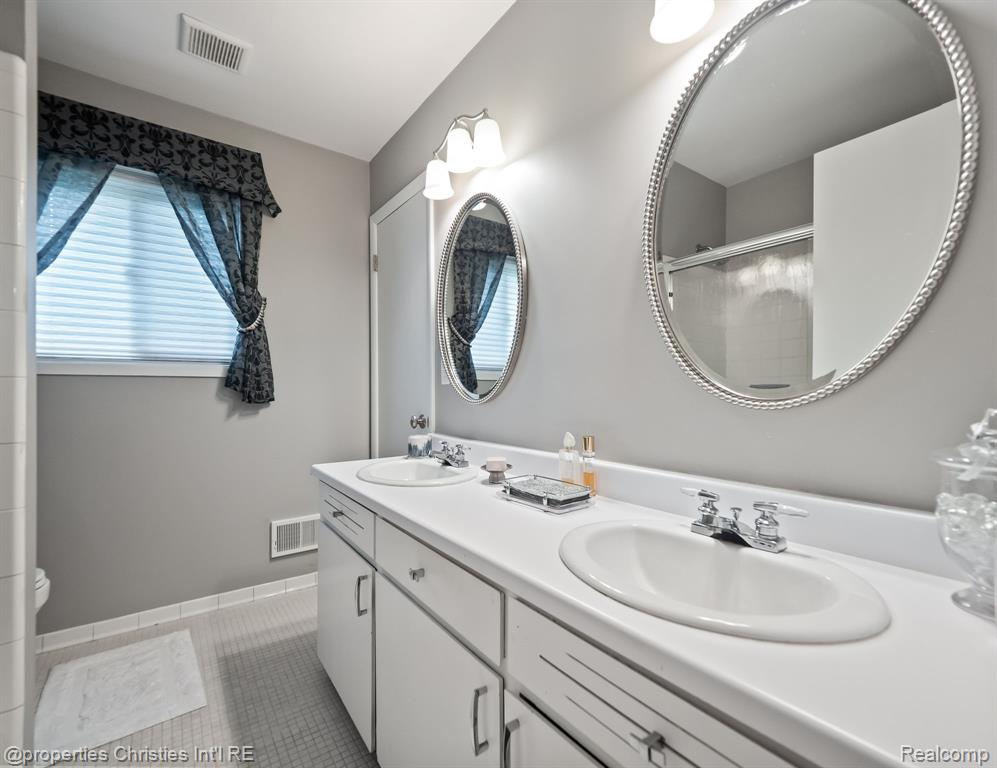 41642 Sycamore Drive, Novi, MI — Photo 19