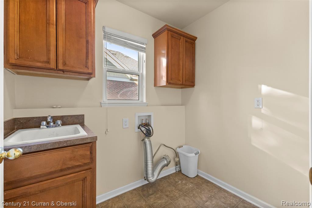 30231 Viewcrest Drive, Novi, MI 48377 — Photo 17