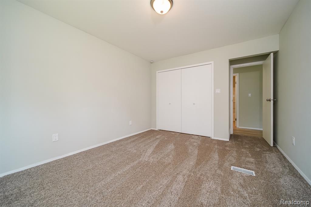 4865 Huston Drive, Lake Orion, MI — Photo 32