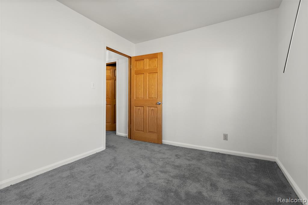 4417 Bedford Street, Dearborn Heights, MI 48125 — Photo 23