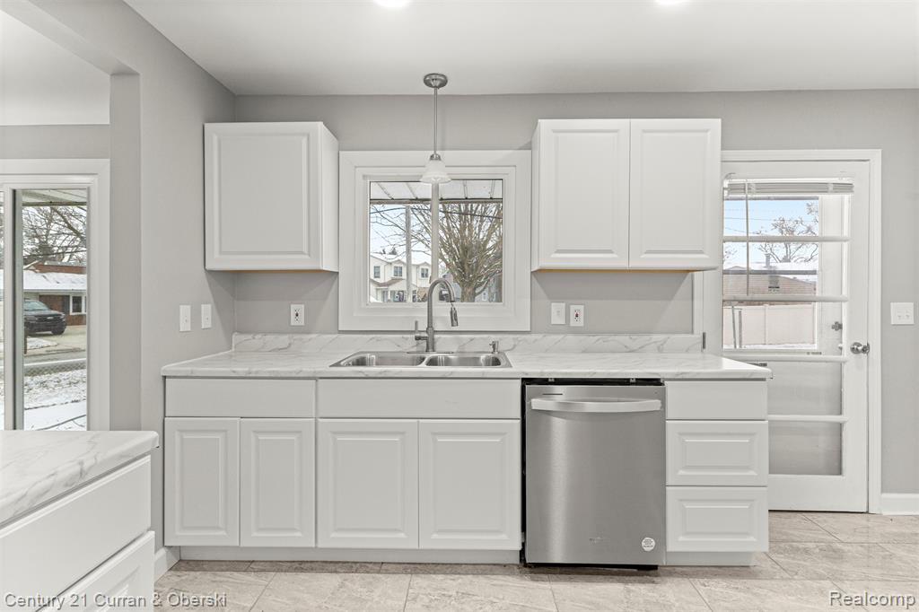 30631 Bayview Drive, Gibraltar, MI — Photo 17