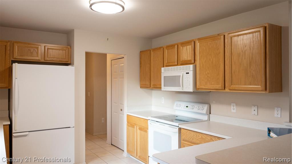 4193 Shorebrook Drive, #68, Sterling Heights, MI 48314 — Photo 17