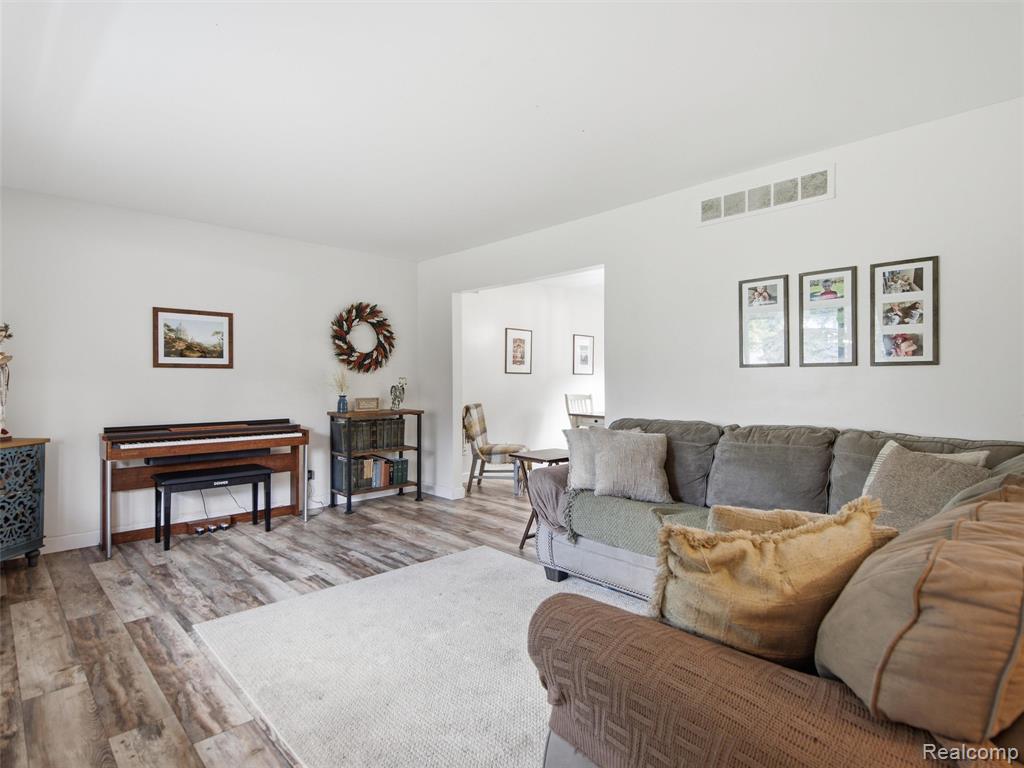 4040 Taggett Lake Drive, Highland, MI — Photo 21