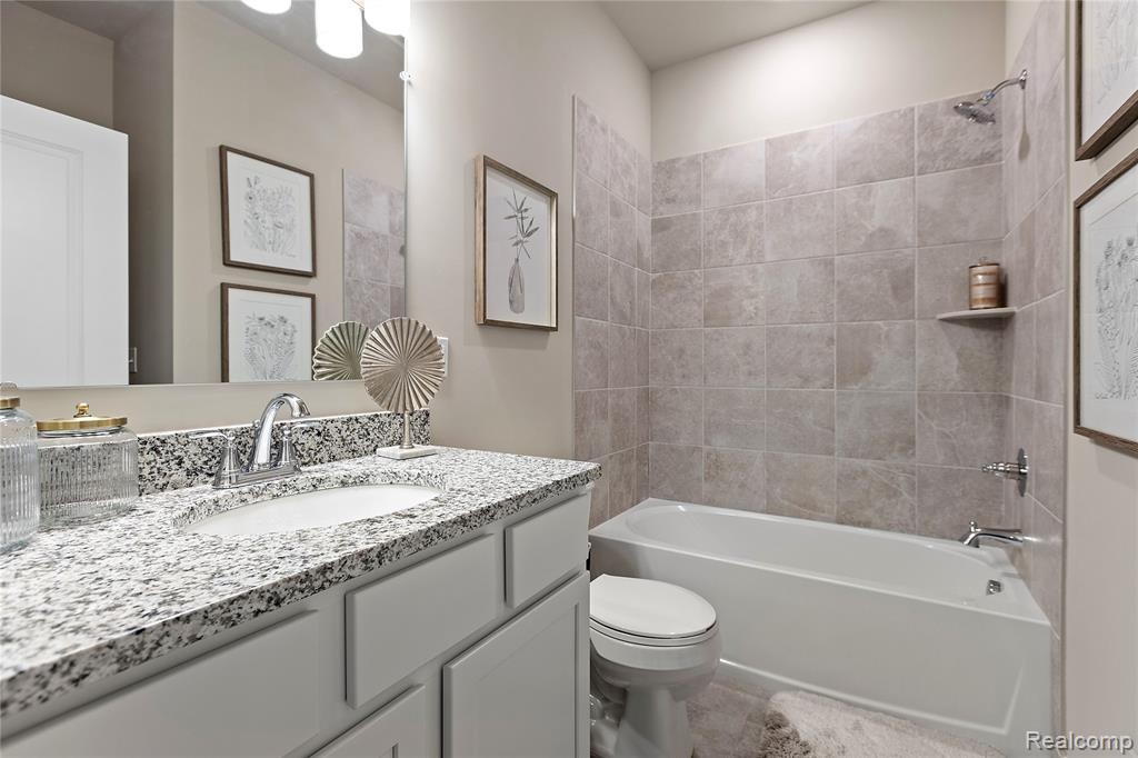 9919 Crossview Trail, 124, Howell, MI 48843 — Photo 10