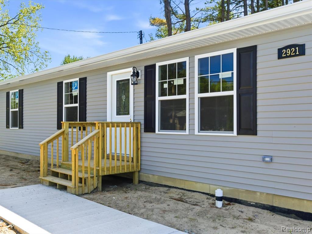 2921 Beach Road, Port Huron, MI 48060 — Photo 5