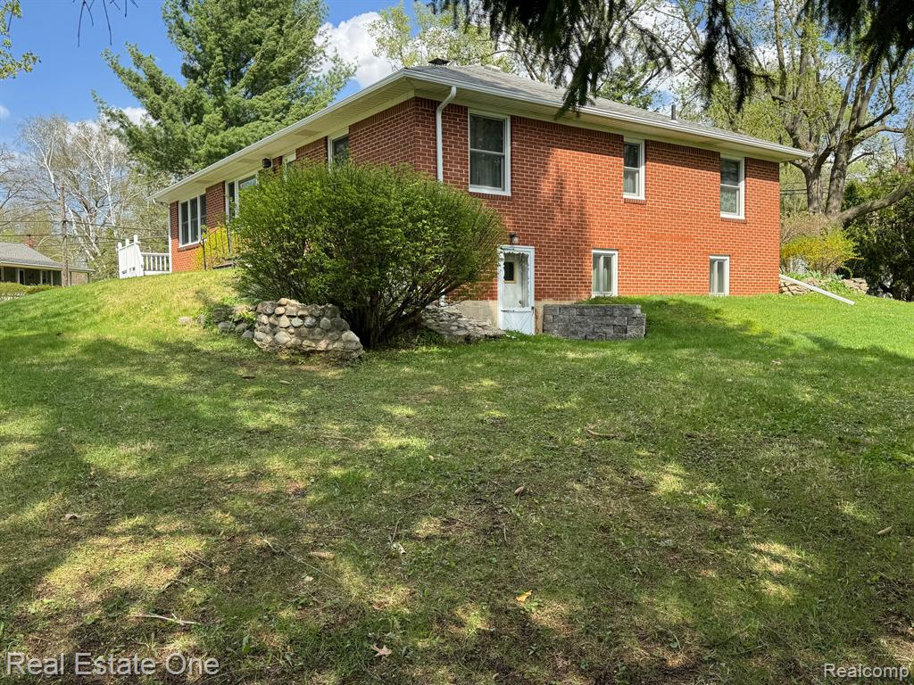 84 LYFORD Road, Waterford, MI 48328 — Photo 3