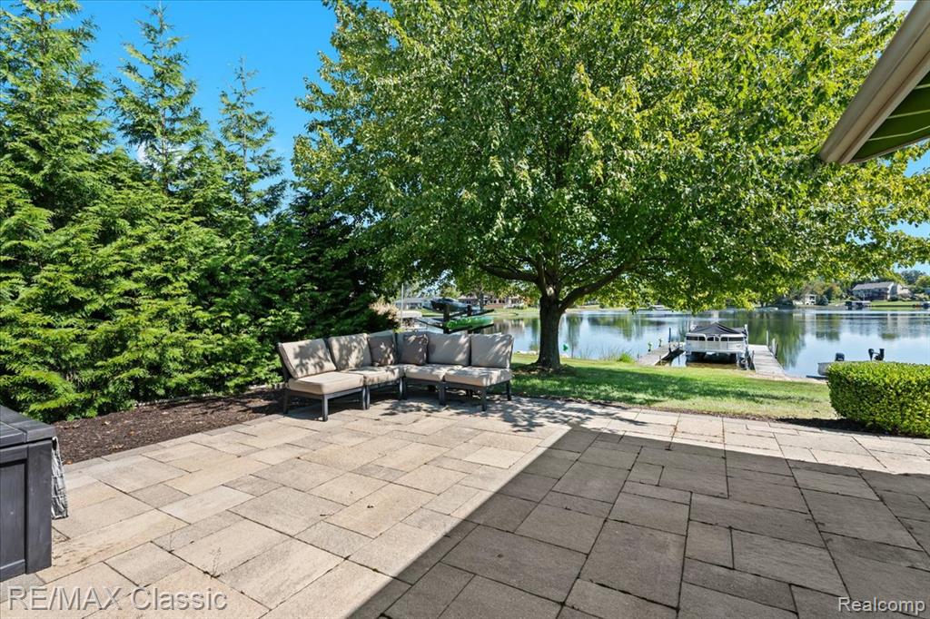 4806 Surfwood Drive, Commerce Twp, MI 48382 — Photo 15
