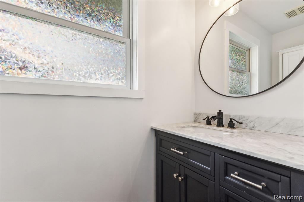 607 E LINCOLN Avenue, Royal Oak, MI 48067 — Photo 23