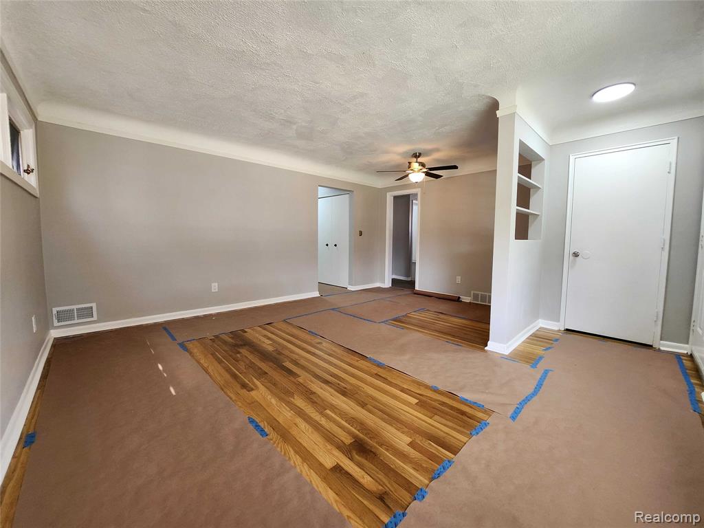 24593 Rosalind Avenue, Eastpointe, MI 48021 — Photo 7