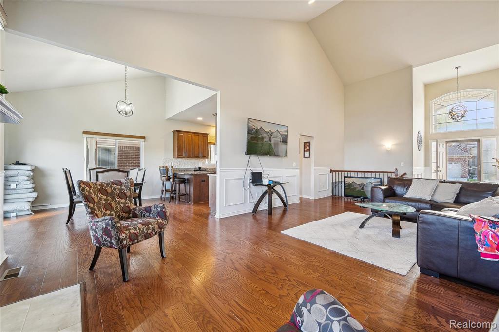 5121 HAWKSEYE Trace, Warren, MI 48092 — Photo 11