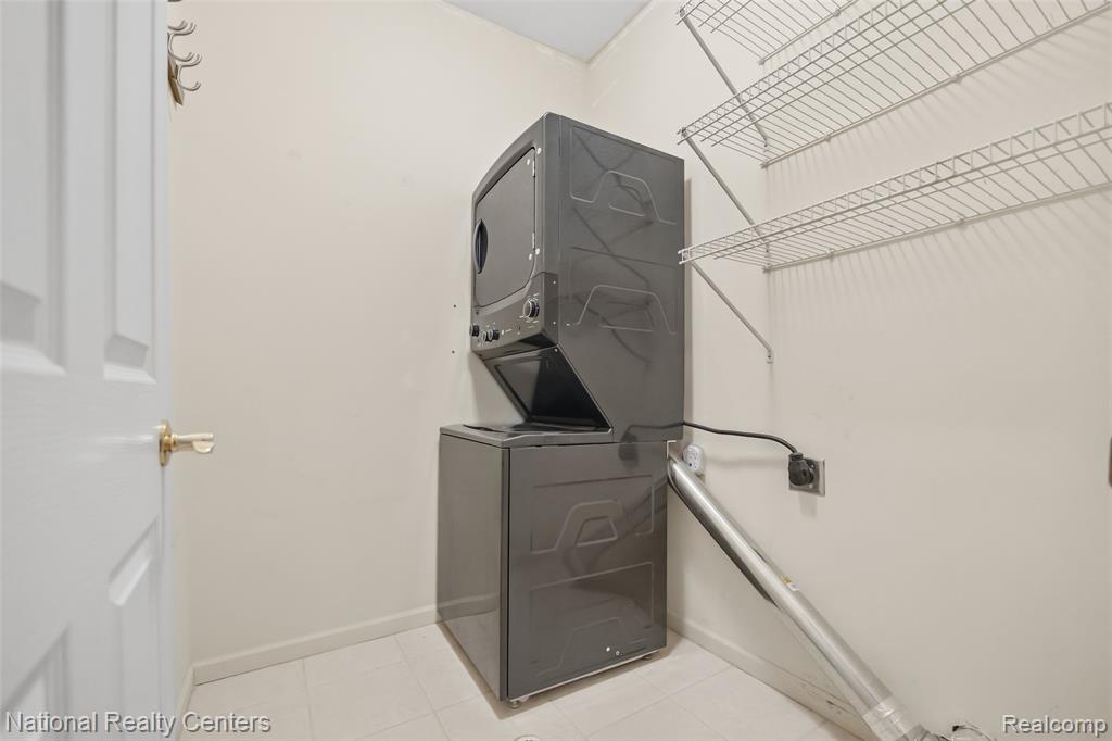 5905 High Pointe Court, Brighton, MI 48116 — Photo 28