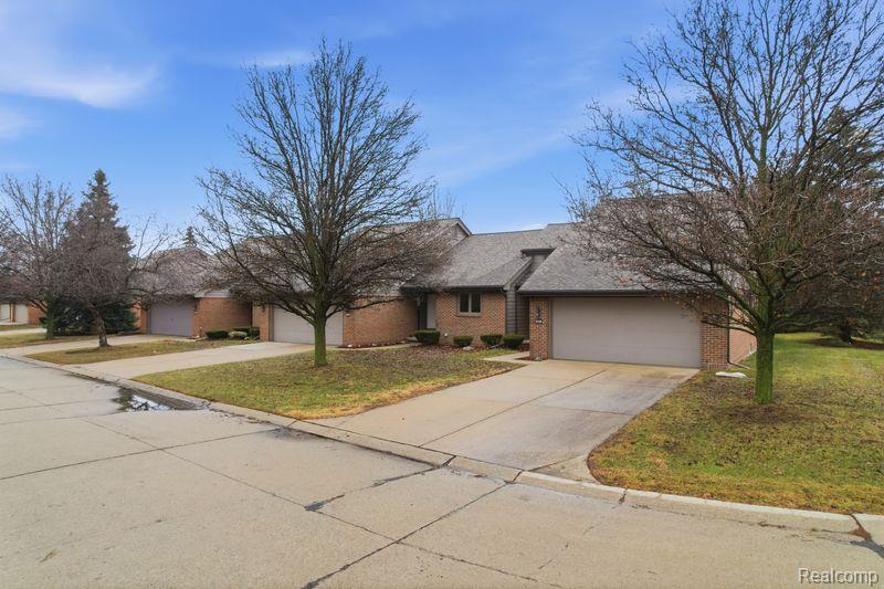 45530 Meadows Square, Macomb, MI 48044 — Photo 2