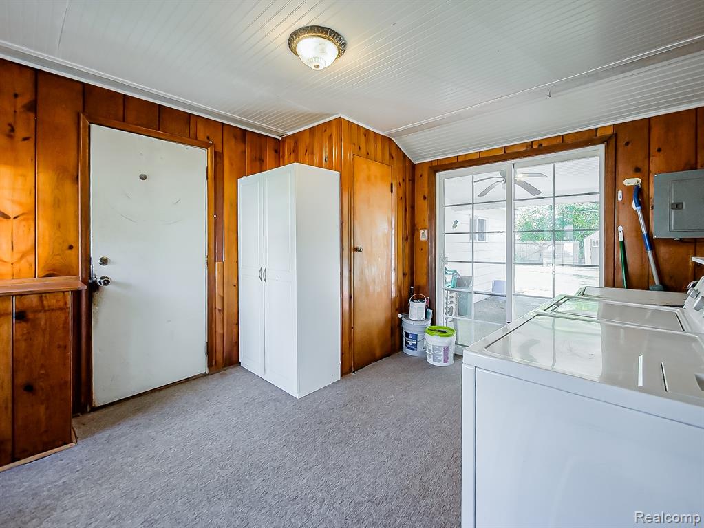 4656 Edgewood Street, Dearborn Heights, MI 48125 — Photo 17