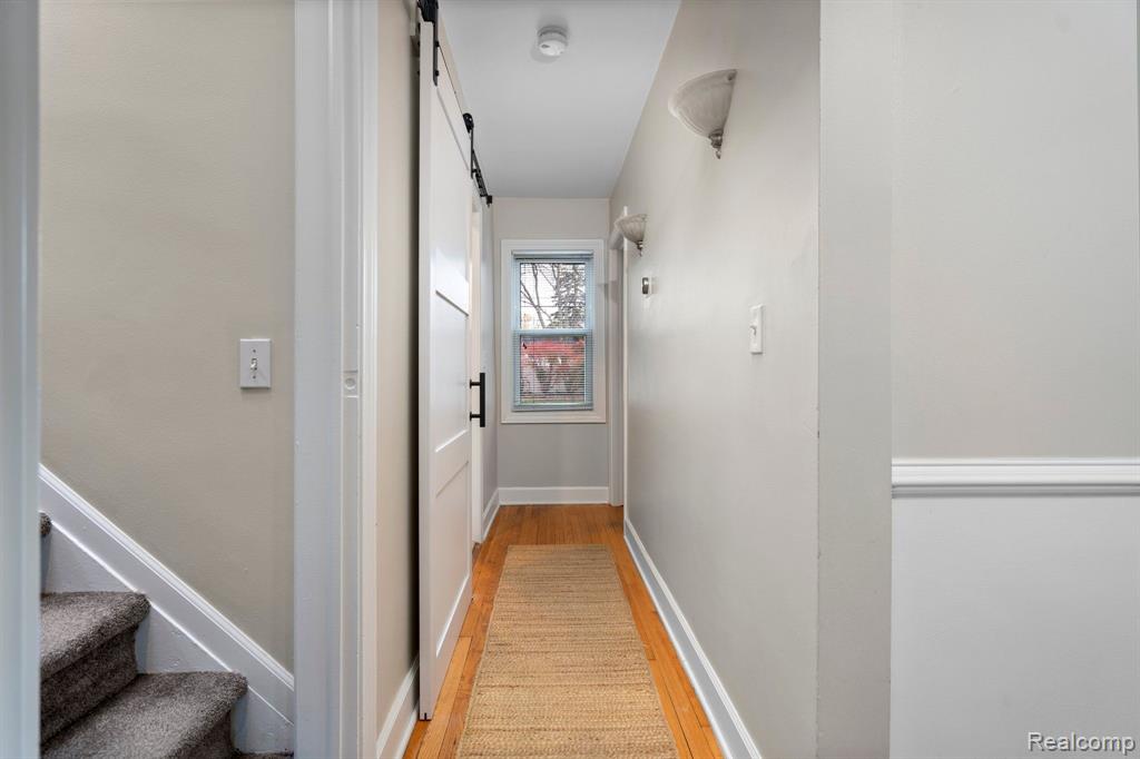 820 CHEROKEE Avenue, Royal Oak, MI 48067 — Photo 12