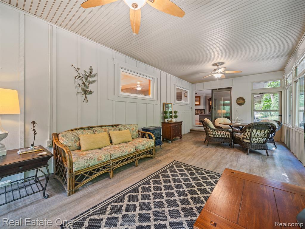 4884 SPLIT RAIL Drive, Brighton, MI 48114 — Photo 10