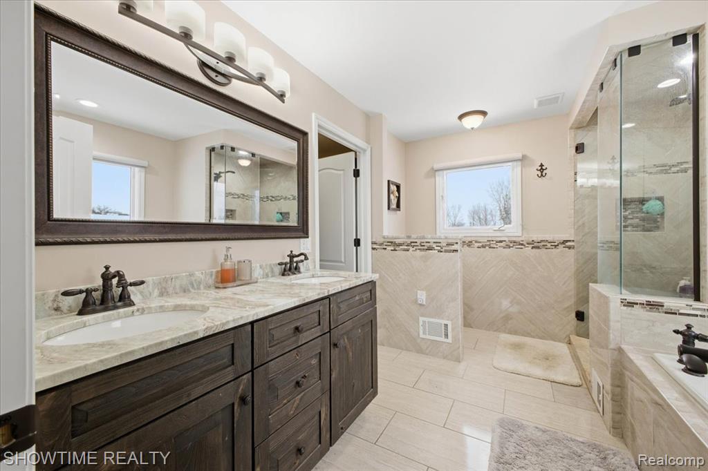 4157 Springbrook Drive, Sterling Heights, MI 48314 — Photo 39