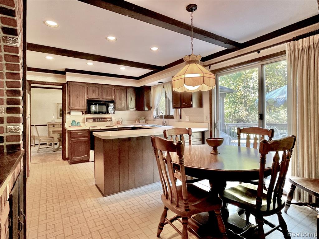 5962 Oakland Valley Drive, Rochester, MI 48306 — Photo 10
