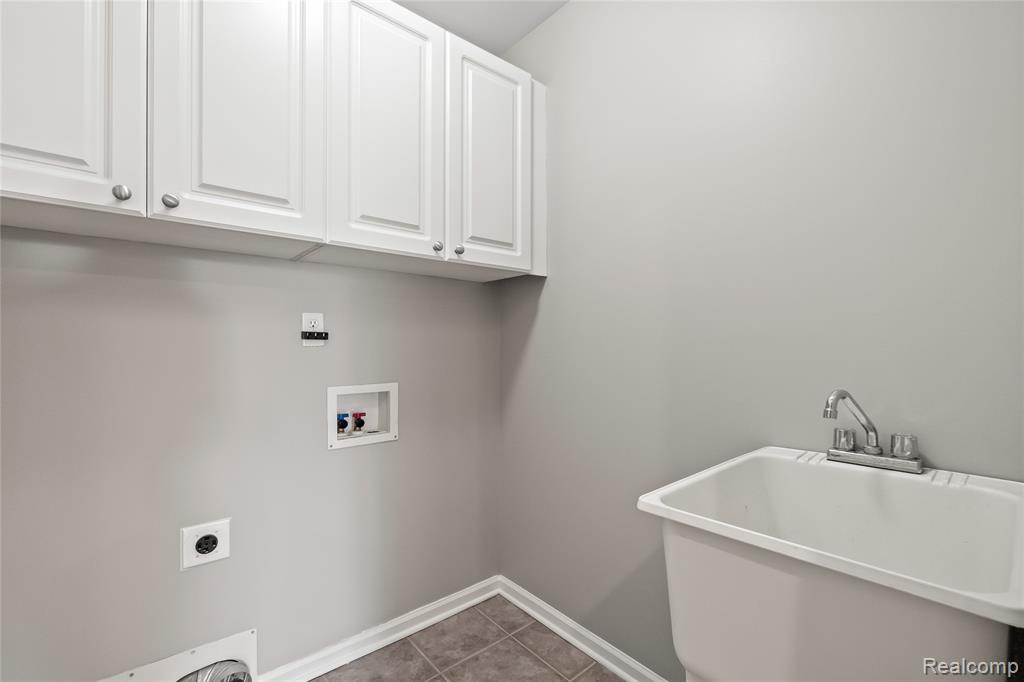 51 N Squirrel Road, Auburn Hills, MI 48326 — Photo 10