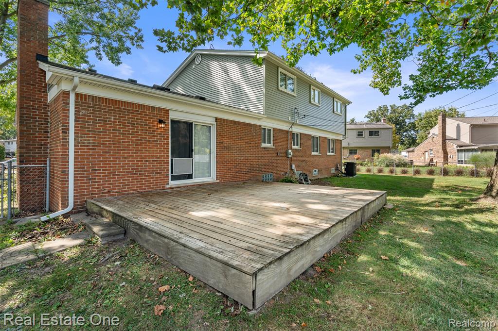 4090 Middlebury Drive, Troy, MI 48085 — Photo 12