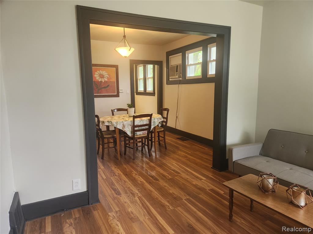 428 E Milton Avenue, Hazel Park, MI 48030 — Photo 2