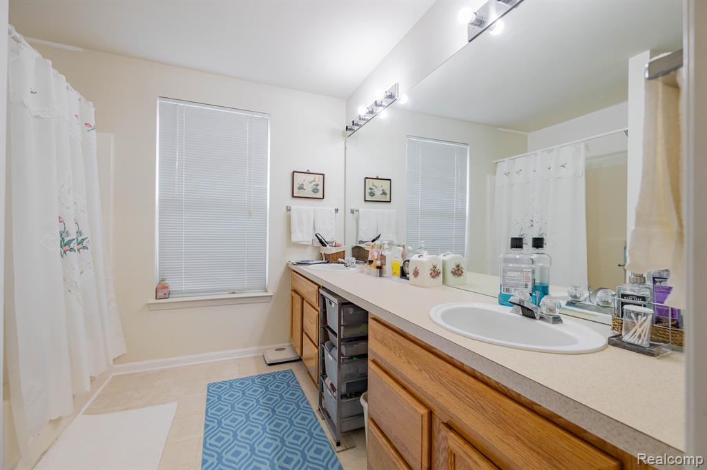 9884 HIGH MEADOW Drive, Ypsilanti, MI 48198 — Photo 26