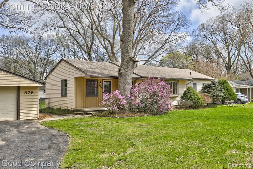 575 S Briarvale Drive, Auburn Hills, MI 48326 — front exterior