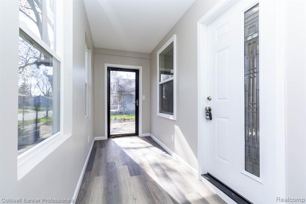 8237 PACKARD Avenue, Warren, MI 48089 — Photo 4