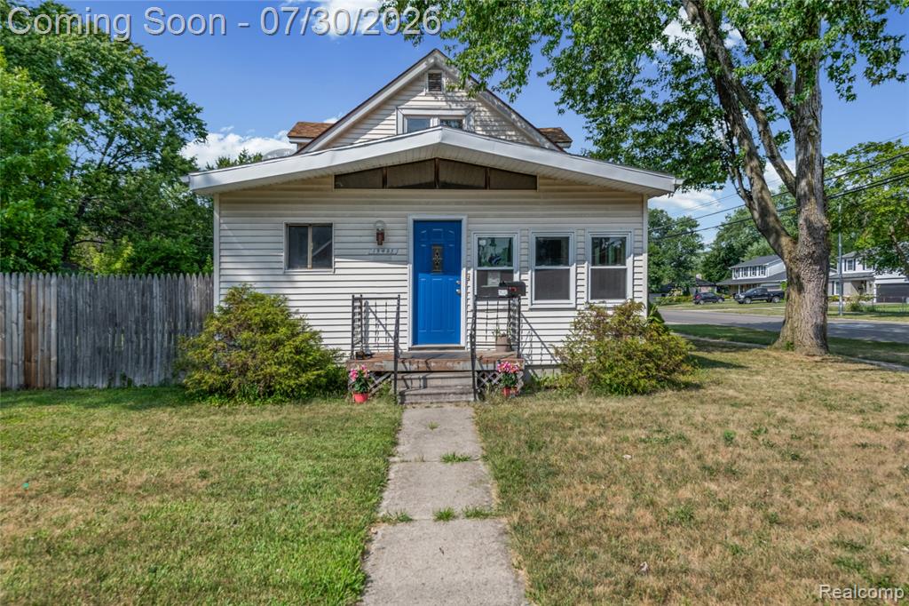 19485 Eastwood Drive, Harper Woods, MI 48225