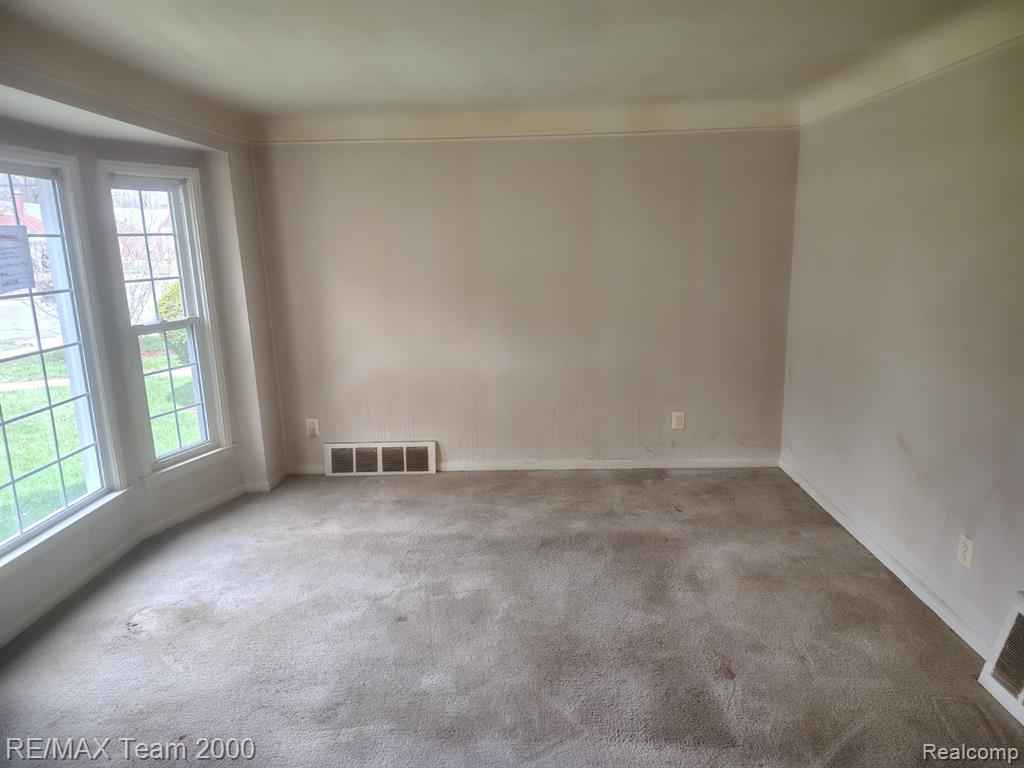 18330 Warwick Street, Detroit, MI 48219 — Photo 5