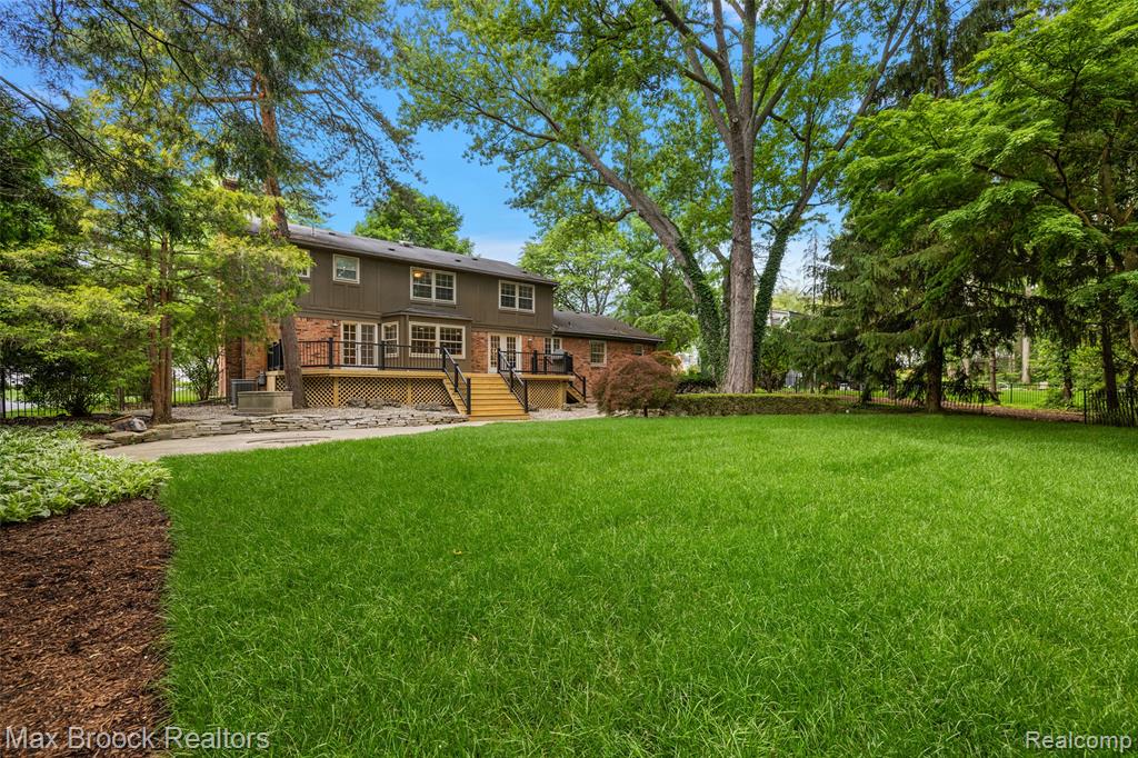 4627 Sunningdale Drive, Bloomfield Hills, MI 48302 — Photo 35