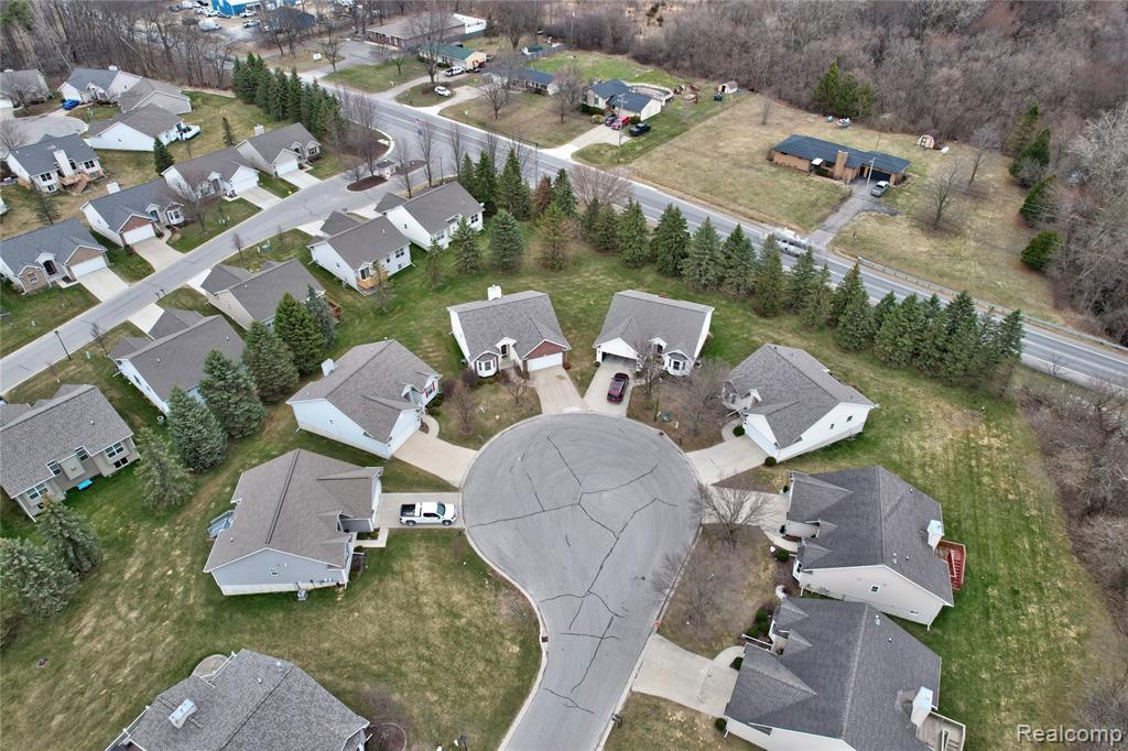 1130 Creekside Court, Burton, MI 48509 — Photo 29