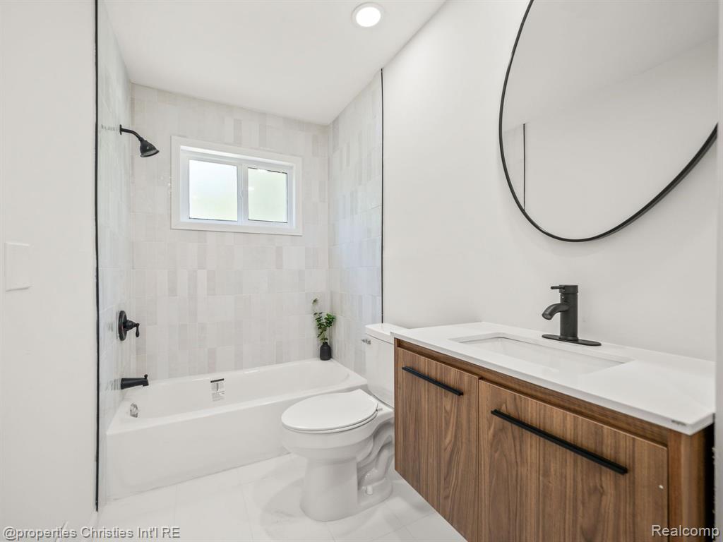 4370 FORBUSH Avenue, West Bloomfield, MI 48323 — Photo 14