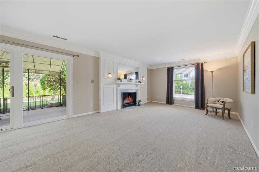 19710 13 Mile Road, 107, Beverly Hills, MI 48025 — Photo 8