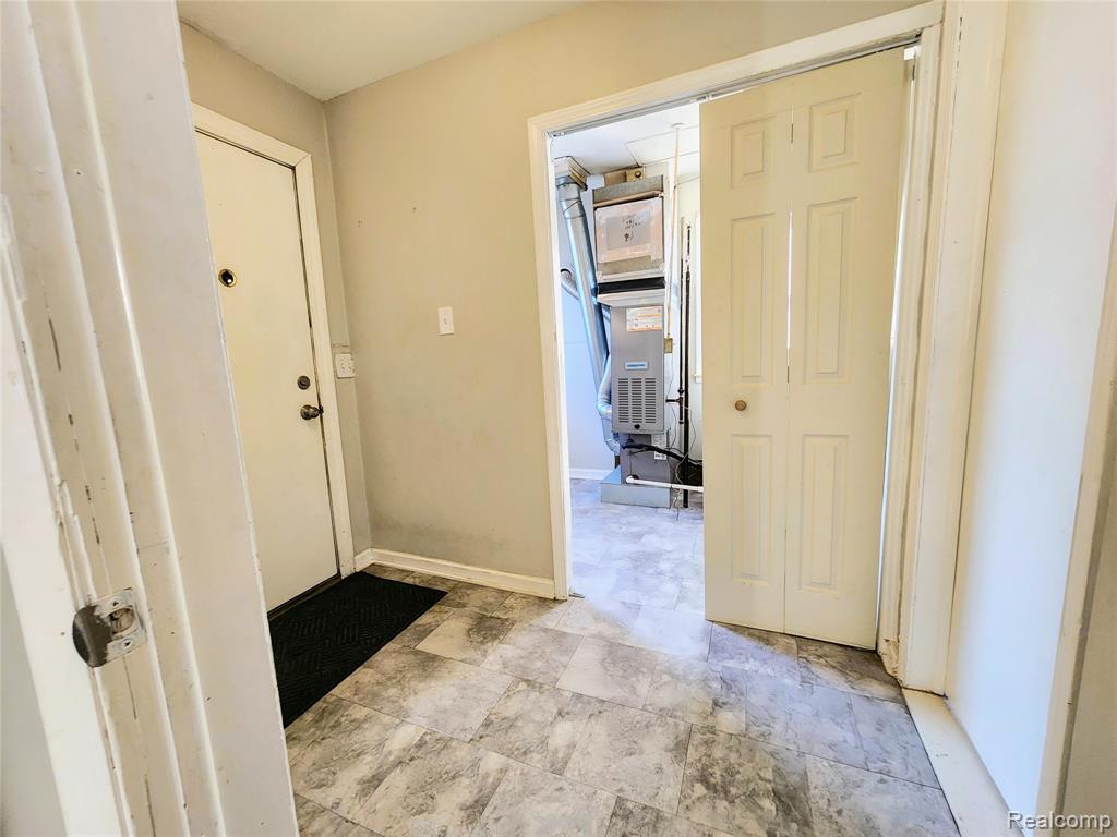 6147 Whitefield Street, Dearborn Heights, MI 48127 — Photo 20