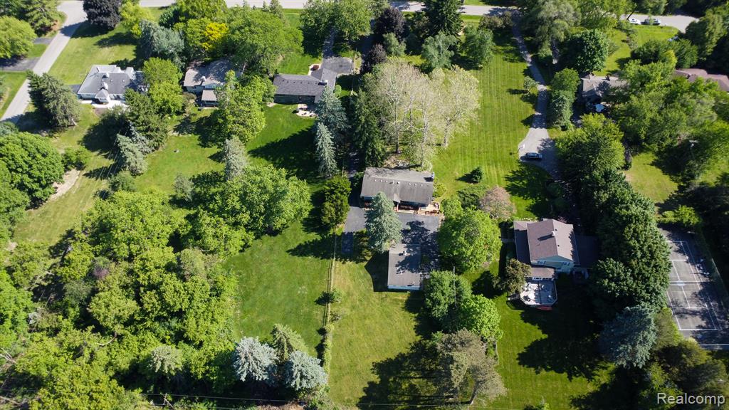 6084 Upper Straits Boulevard, West Bloomfield, MI 48324 — Photo 49